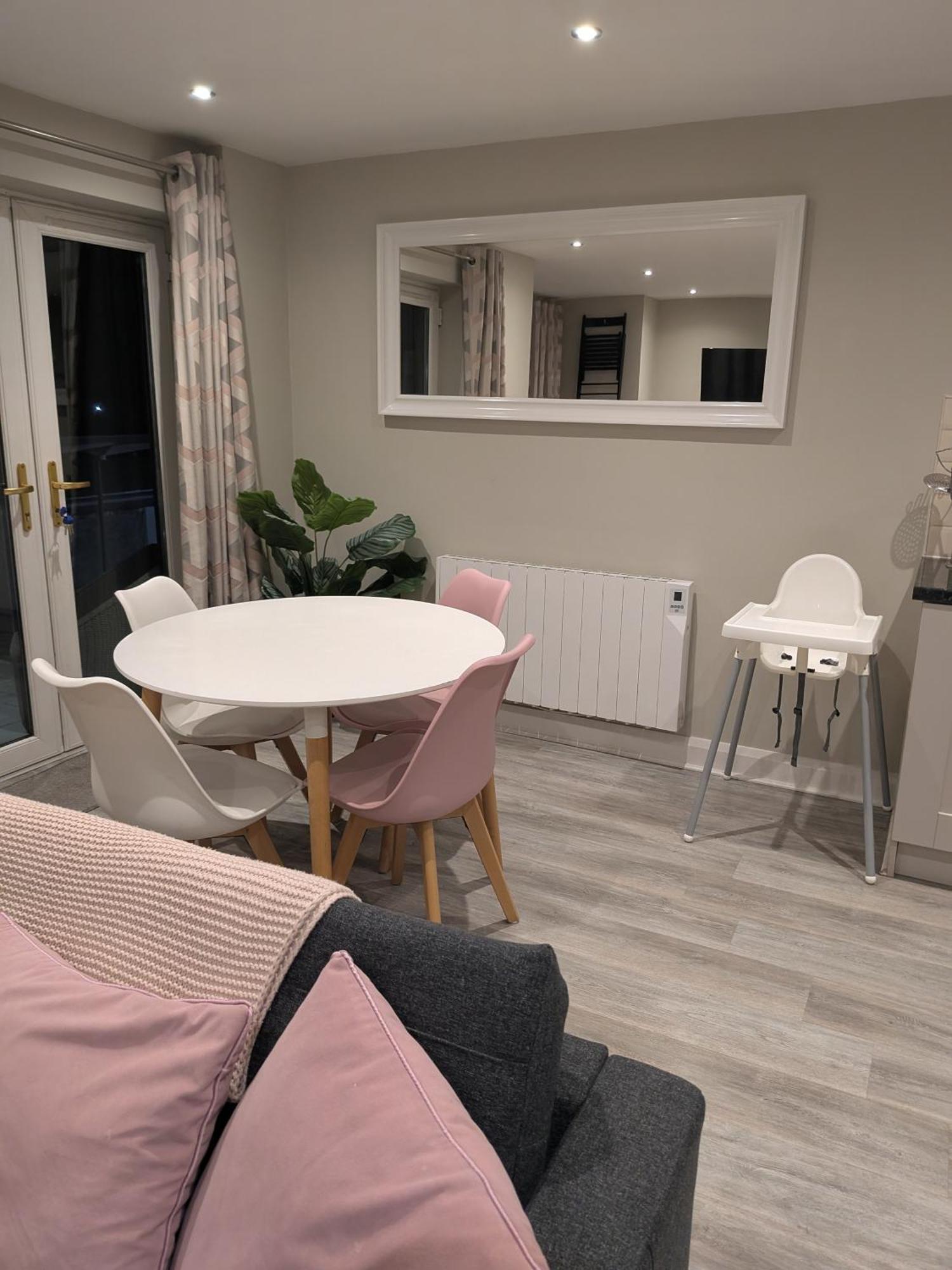 In The Heart Of Portrush - Beautiful Views Appartement Buitenkant foto